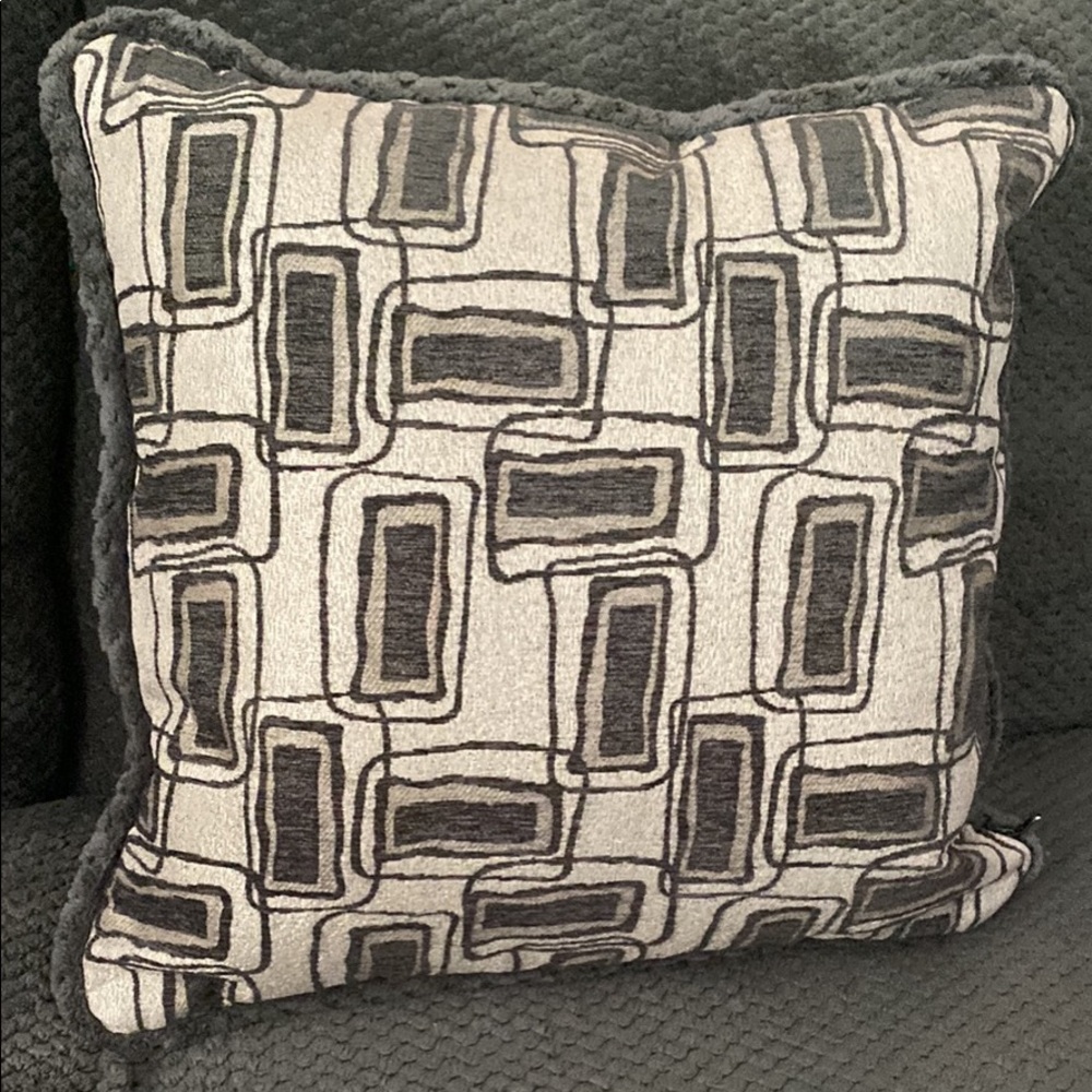 Set of 4 Couch Throw Pillows - Modern. Soft on One Side. Brand New